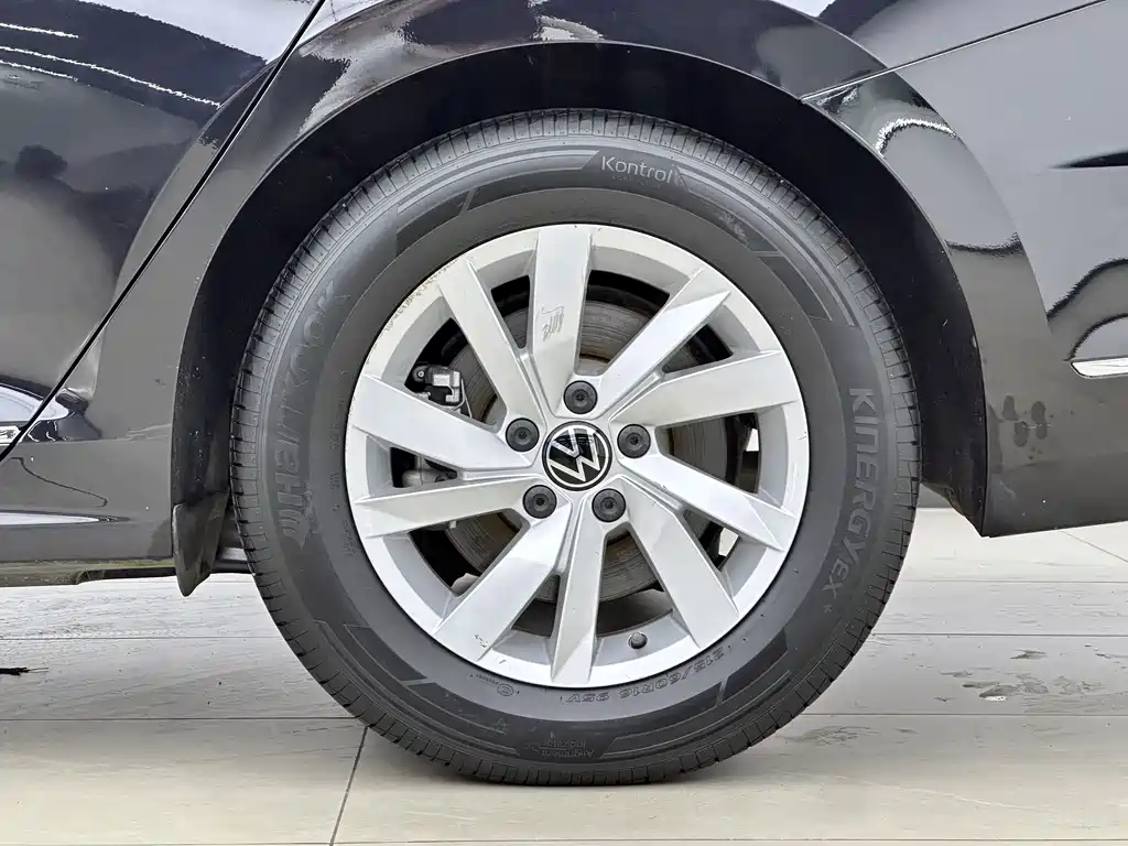 Volkswagen Passat New Energy 2021 — фото 14