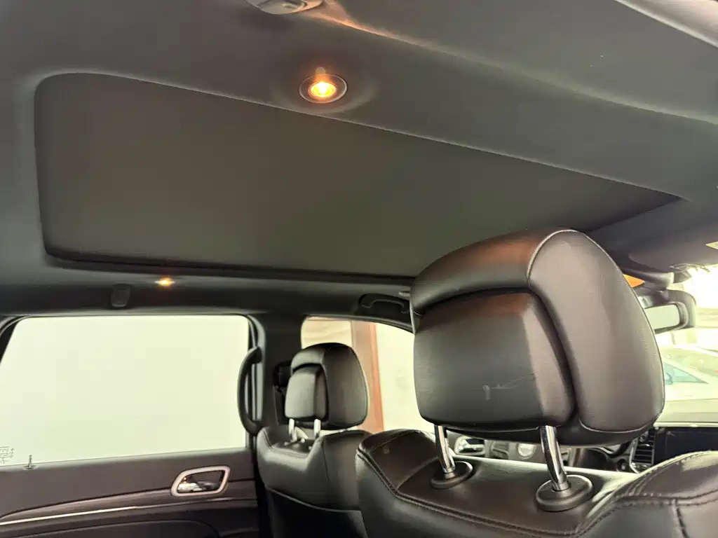Jeep Grand Cherokee 2022 — фото 11