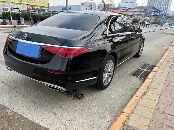 Mercedes-Benz S-Class 2024