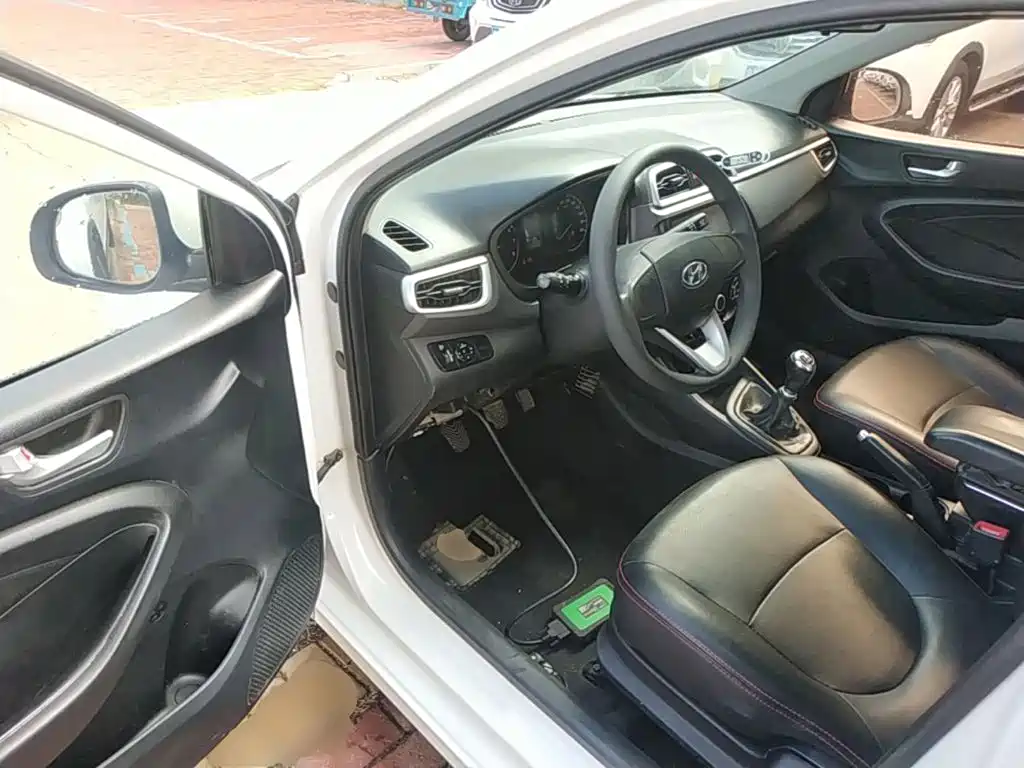 Hyundai Accent 2018 — фото 16