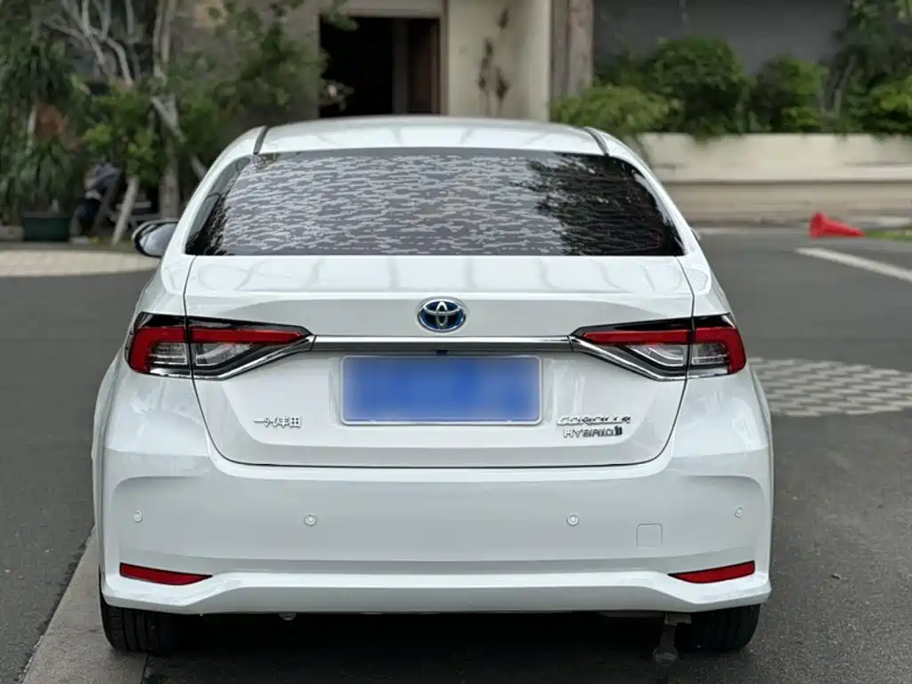 Toyota Corolla 2021 — фото 11