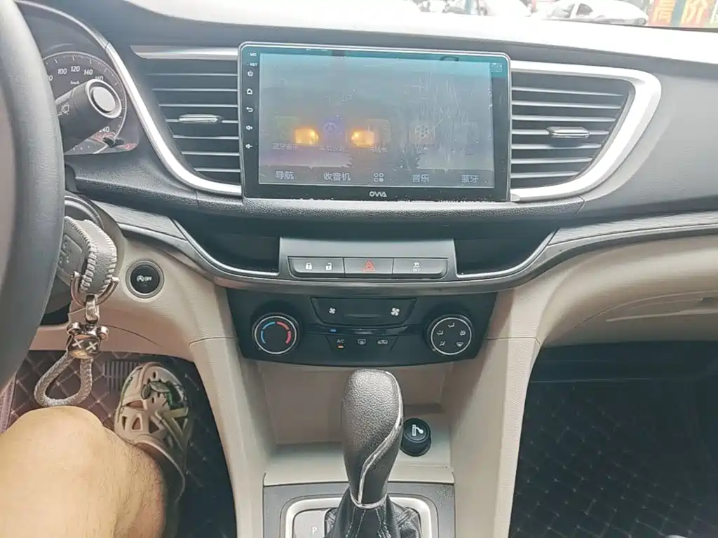 Buick Excelle 2016 — фото 13