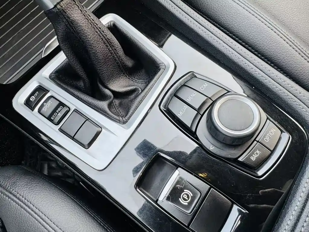 BMW 1 Series 2017 — фото 15