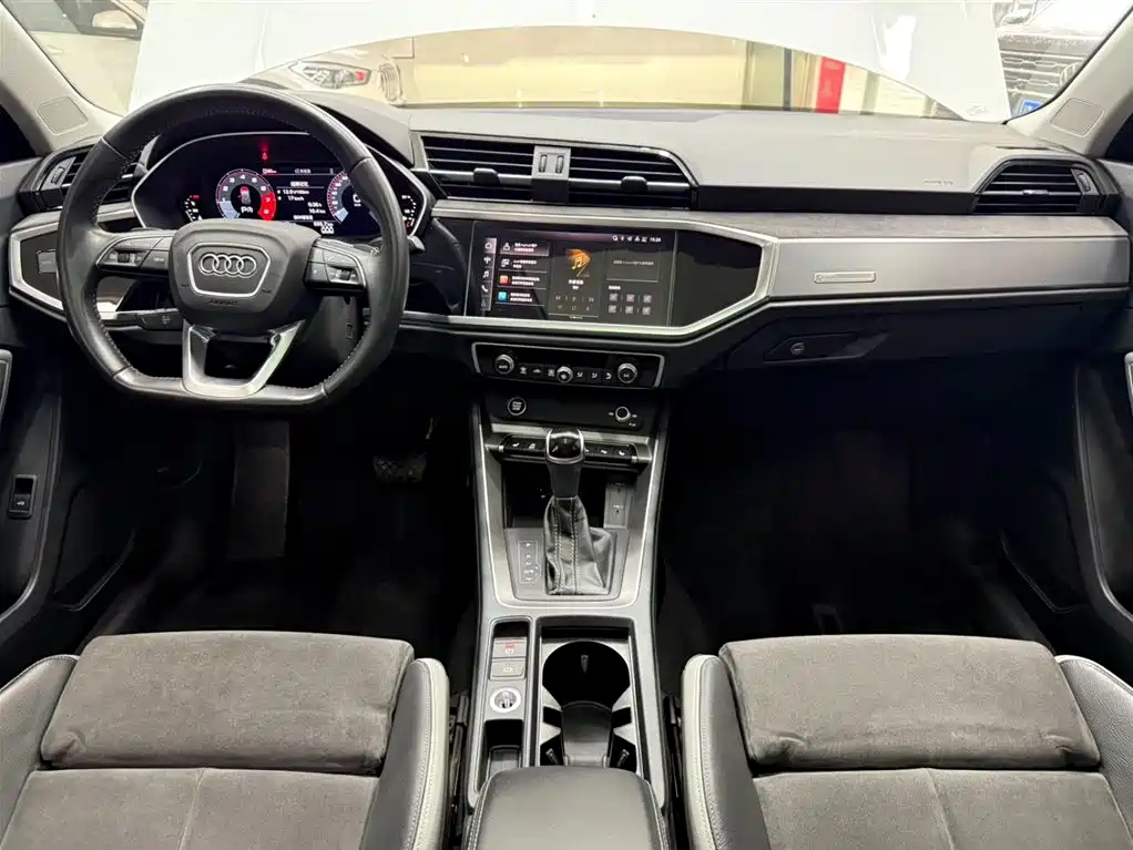 Audi Q3 2022 — фото 20