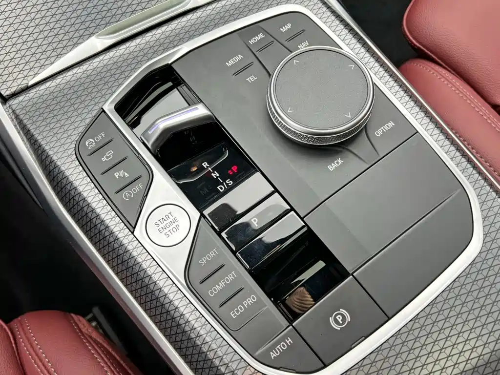 BMW 3 Series 2023 — фото 14
