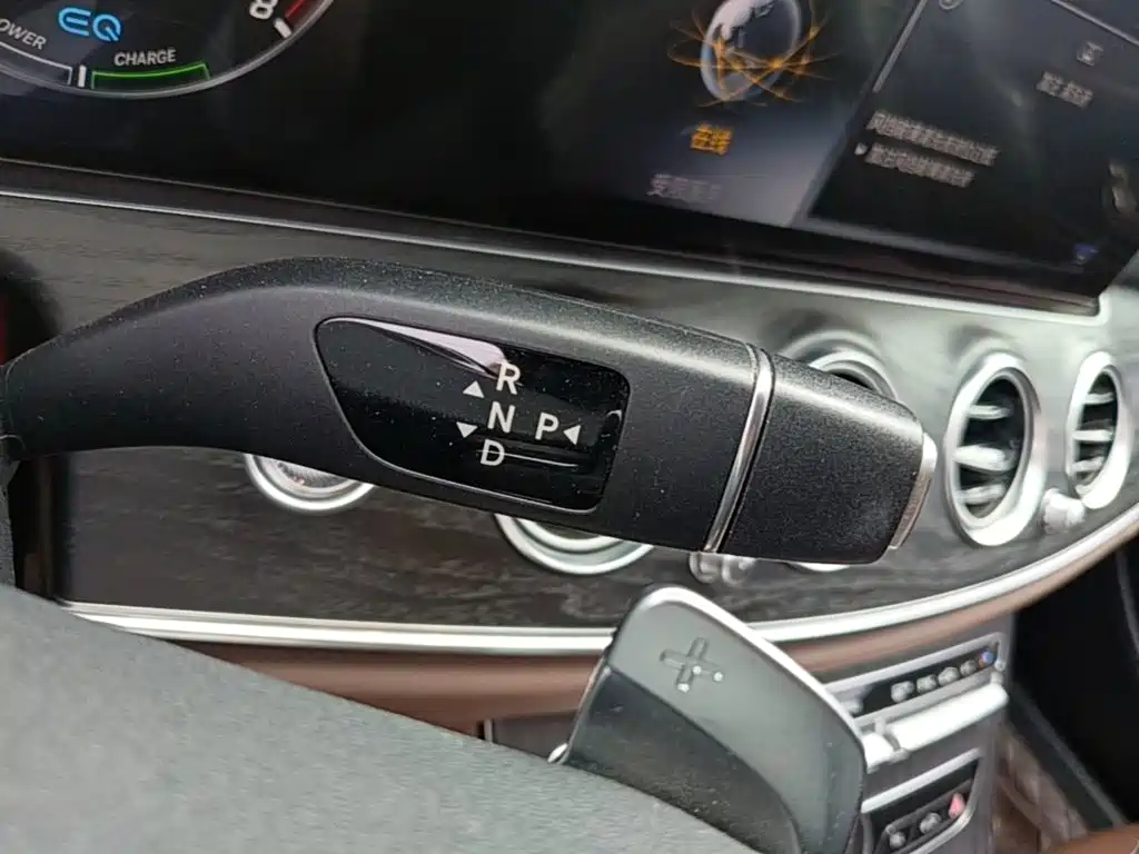 Mercedes-Benz E-Class 2019 — фото 14