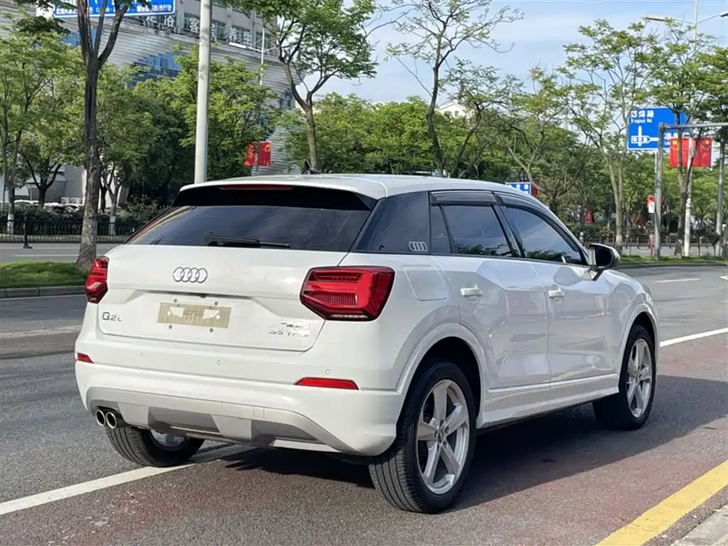 Audi Q2L 2021 — фото 12