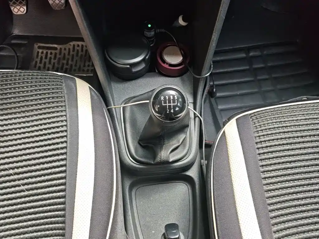 Volkswagen Polo 2015 — фото 14