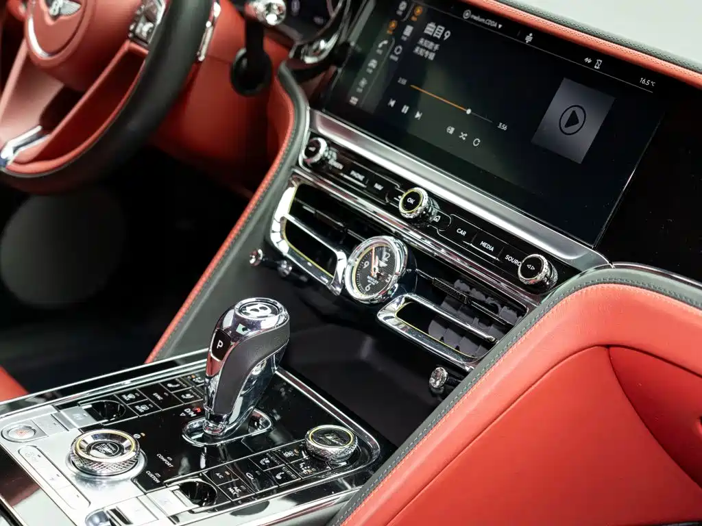 Bentley Flying Spur 2021 — фото 18