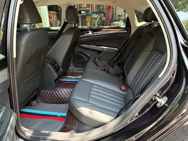 Volkswagen Passat 2023
