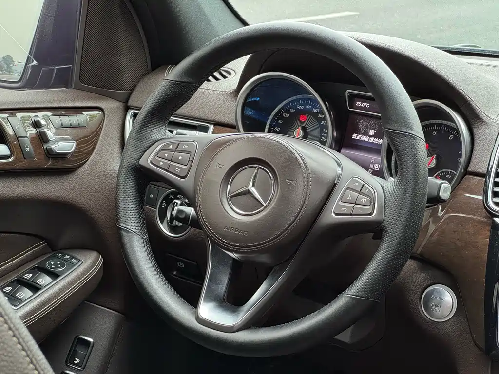 Mercedes-Benz GLS 2018 — фото 5