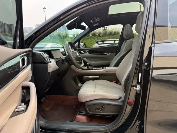 Geely Boyue L 2025