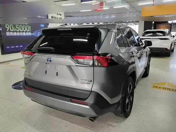 Toyota RAV4 2021