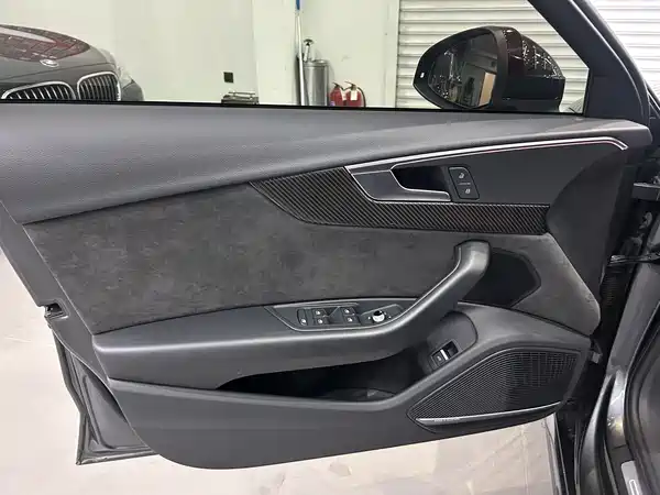 Audi A4L 2020