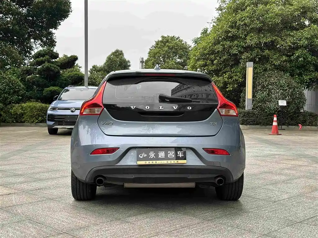 Volvo V40 2019 — фото 10