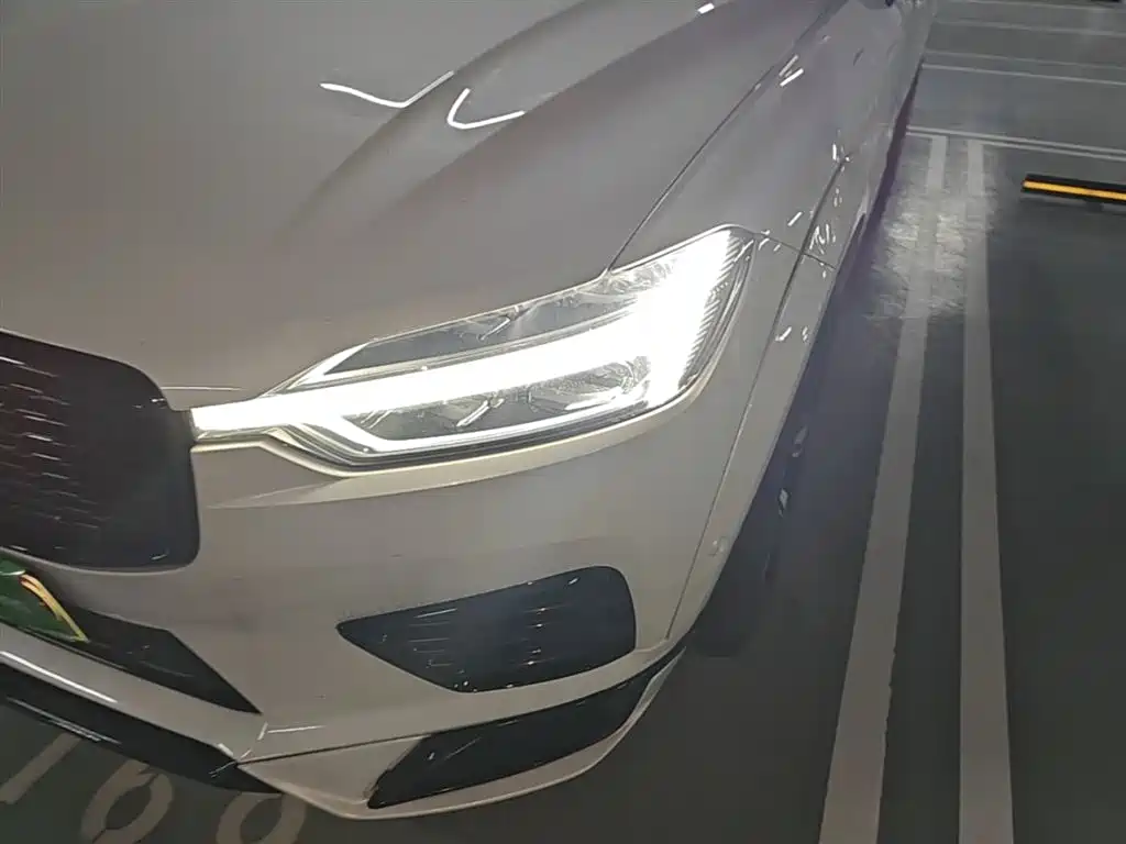 Volvo XC60 PHEV 2020 — фото 24