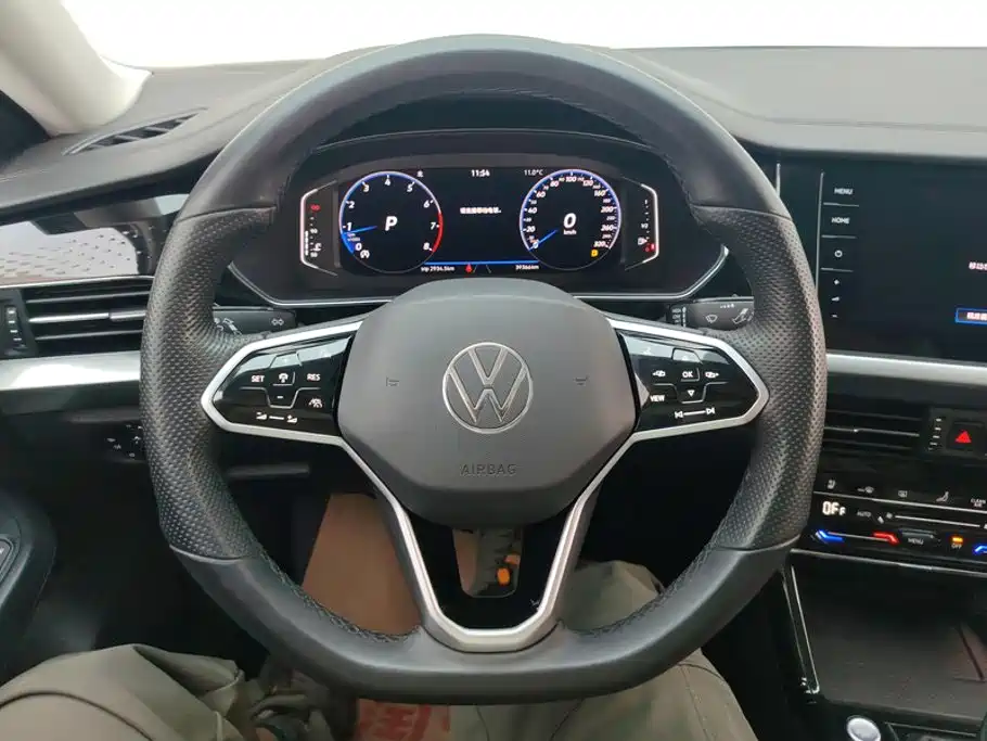 Volkswagen Passat 2023 — фото 15