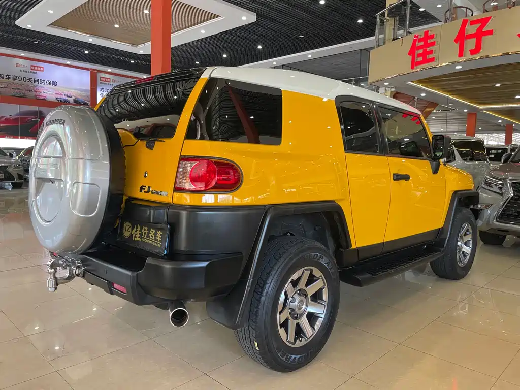 Toyota FJ Cruiser 2019 — фото 6