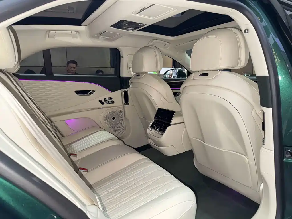 Bentley Flying Spur 2021 — фото 19