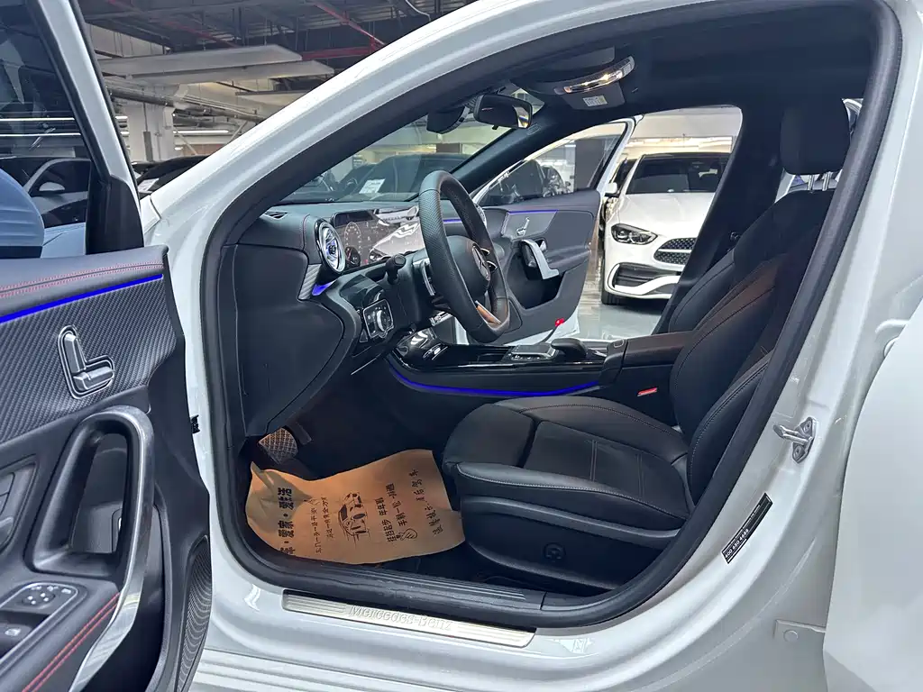 Mercedes-Benz A-Class 2023 — фото 4