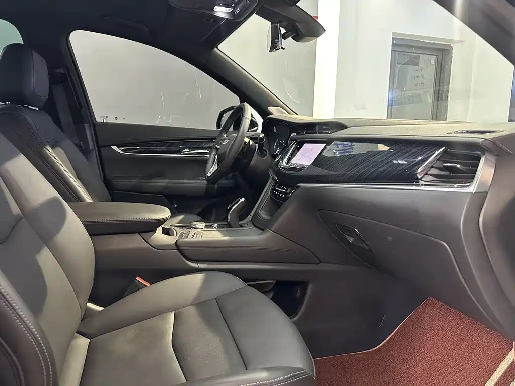Cadillac XT6 2023 — фото 17