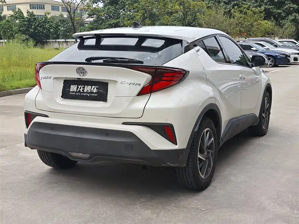 Toyota C-HR 2022 — фото 9