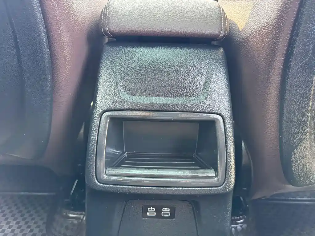 BMW 1 Series 2023 — фото 12