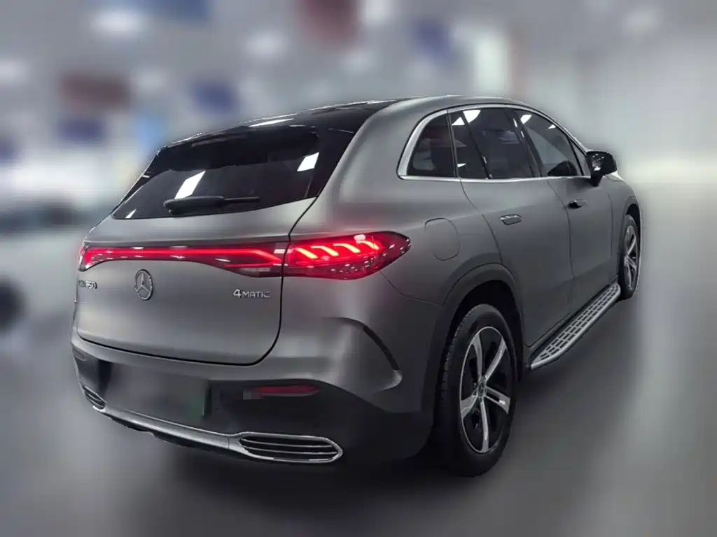 Mercedes-Benz EQE SUV 2023 — фото 10