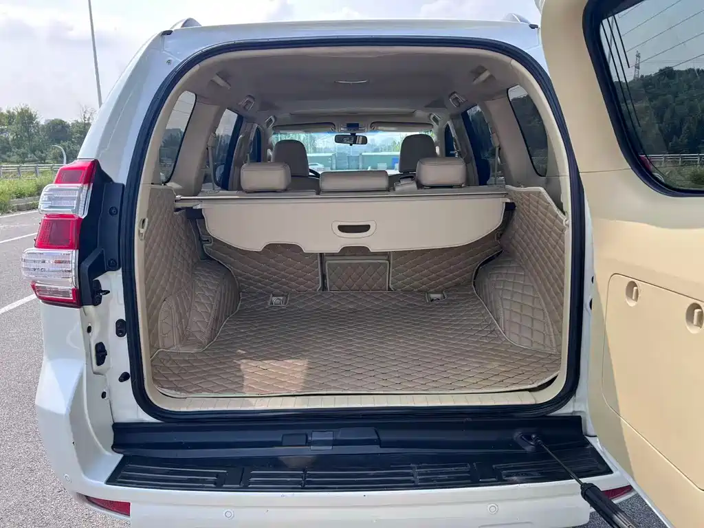 Toyota Prado 2017 — фото 10
