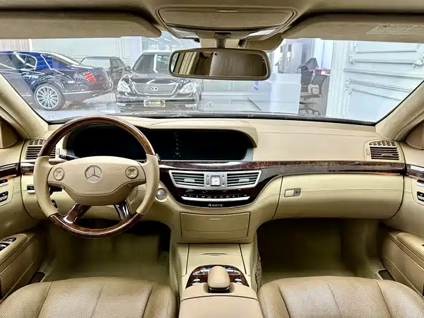 Mercedes-Benz S-Class 2008