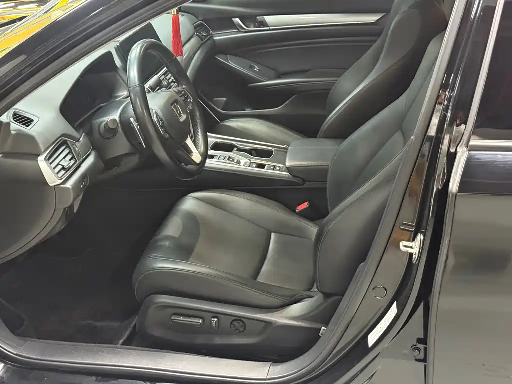 Honda Accord 2023 — фото 17