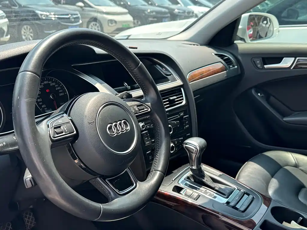 Audi A4L 2014 — фото 5