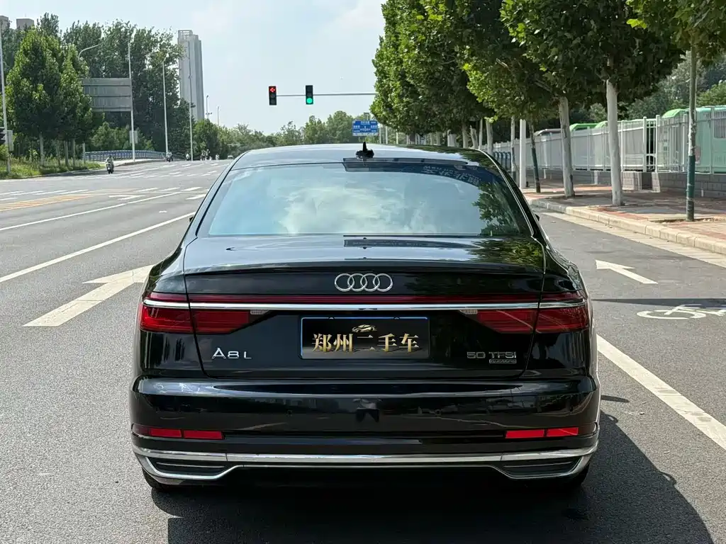 Audi A8 2020 — фото 8