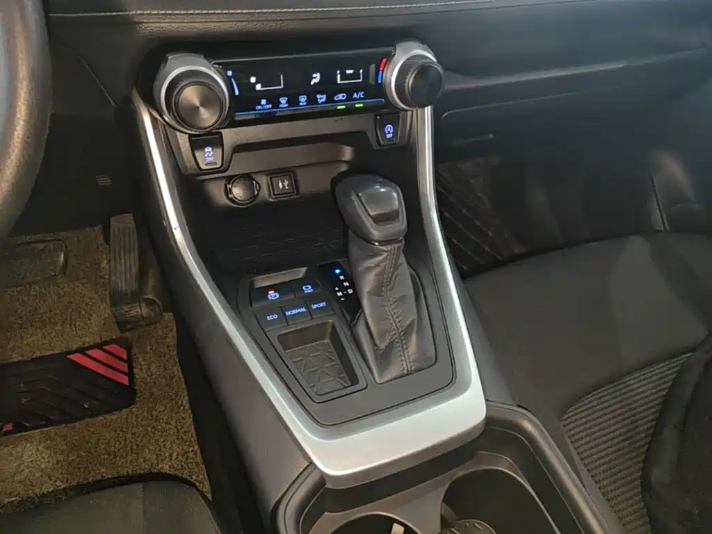 Toyota Wildlander 2021 — фото 14