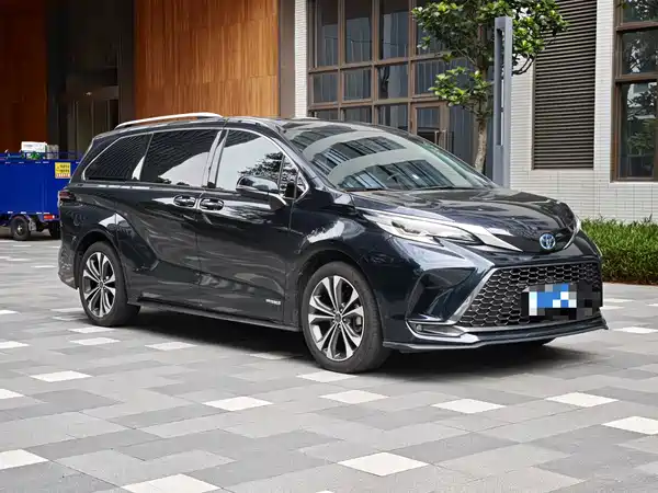 Toyota Granvia 2023