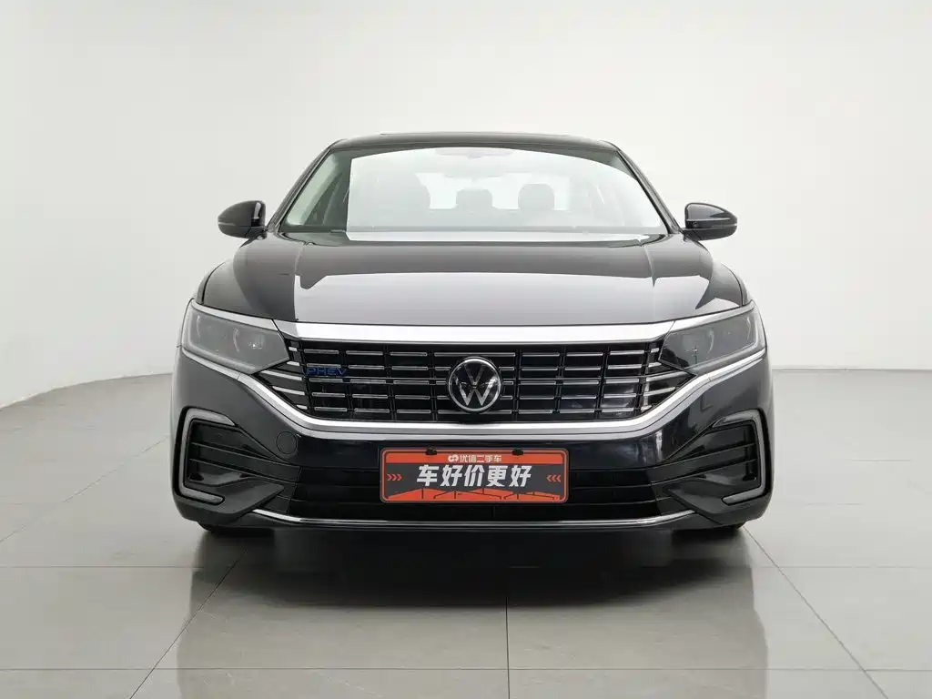 Volkswagen Passat Plug-In Hybrid 2023 — фото 3
