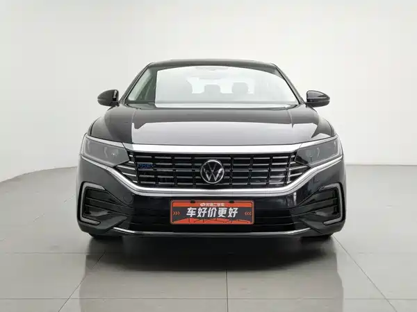 Volkswagen Passat Plug-In Hybrid 2023
