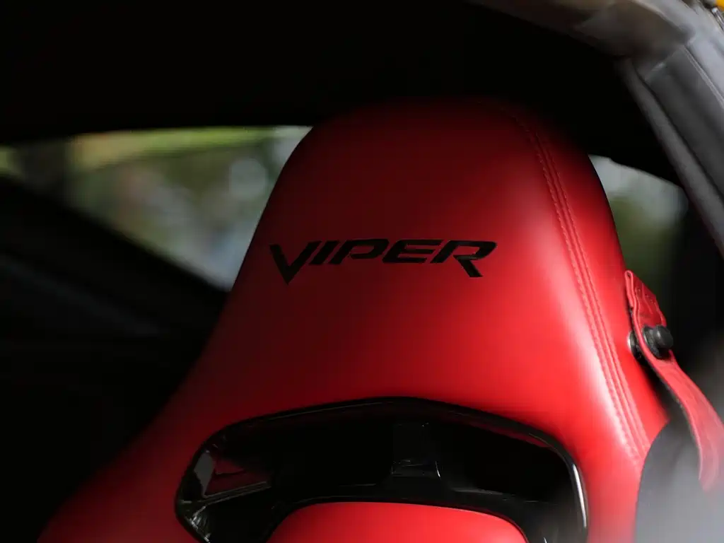 Dodge  2015 — фото 10