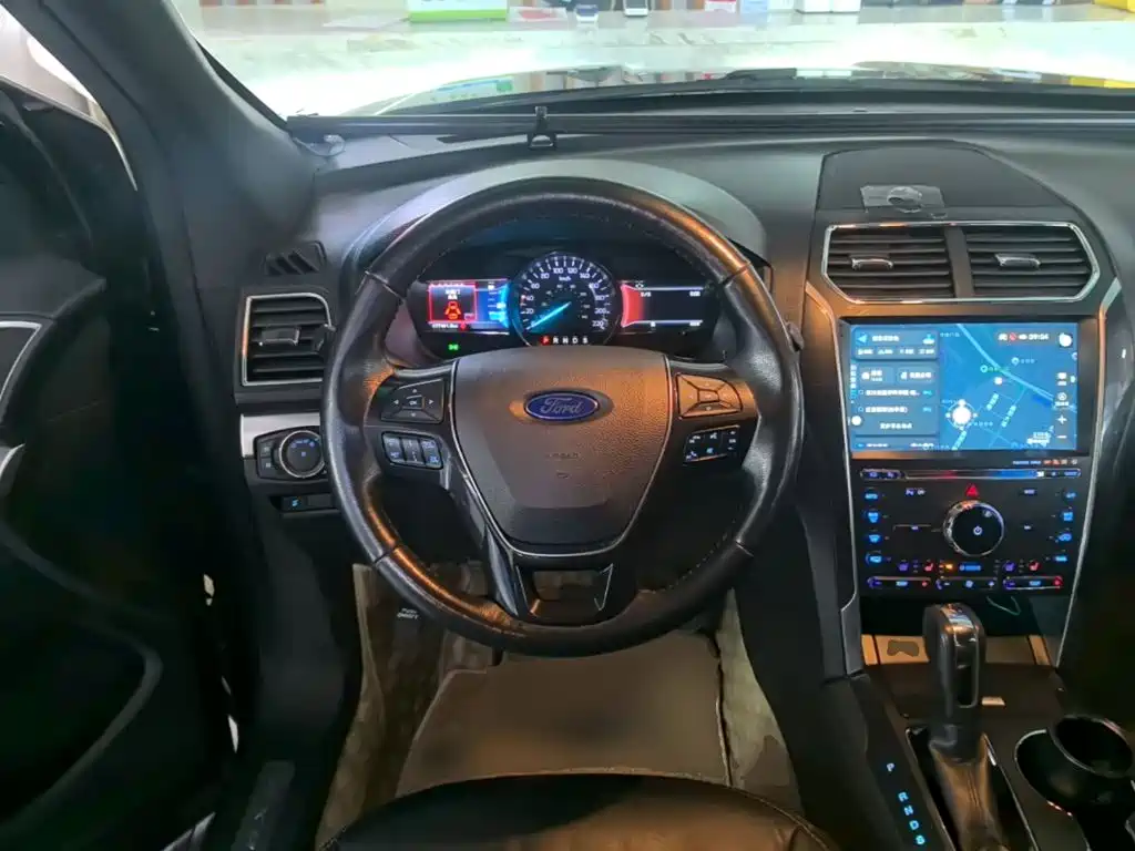 Ford Explorer 2017 — фото 11