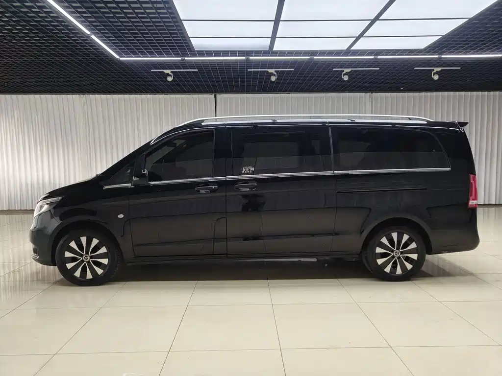 Mercedes-Benz Vito 2023 — фото 8