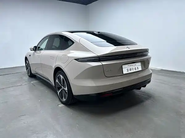NIO ET5 2025
