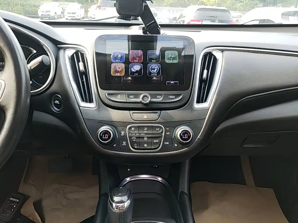 Chevrolet Malibu XL 2018 — фото 13