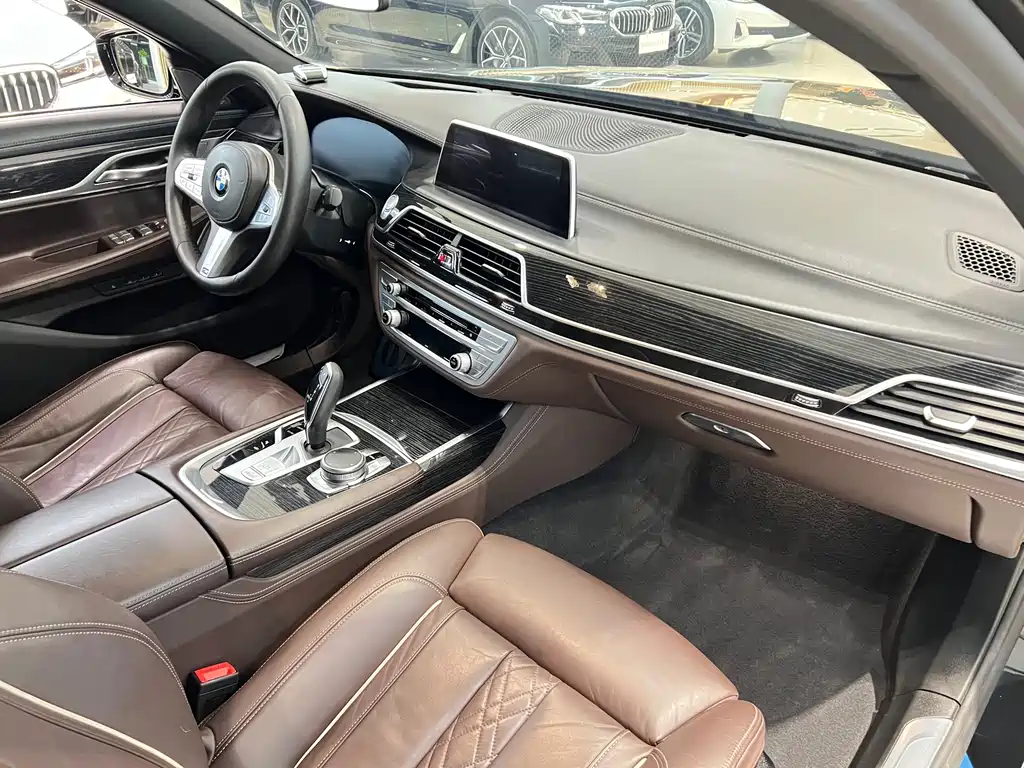 BMW 7 Series 2020 — фото 15