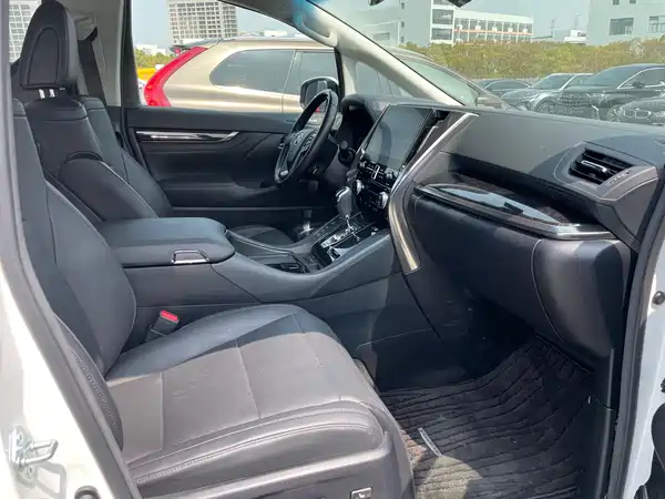 Toyota Vellfire 2020