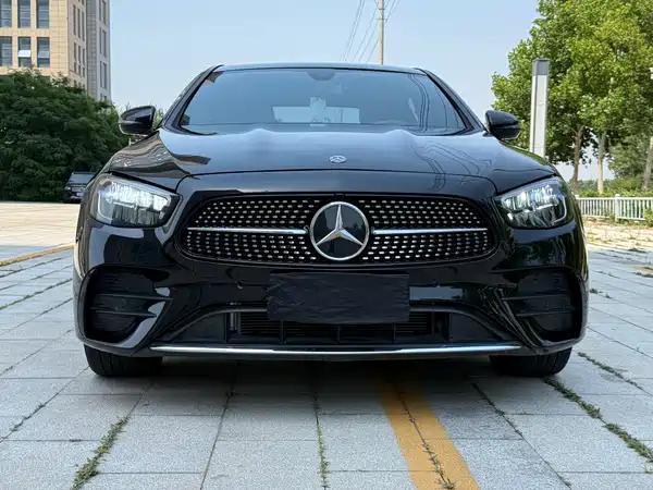 Mercedes-Benz E-Class 2022