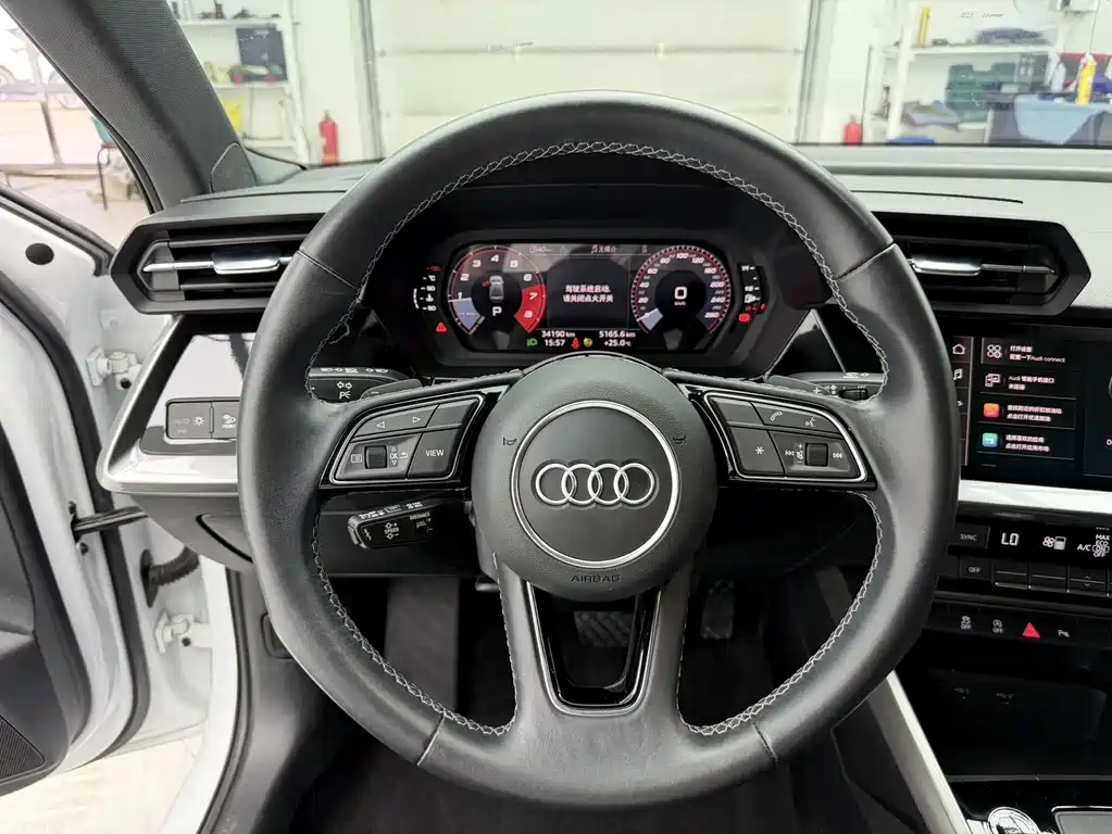 Audi A3 2023 — фото 11