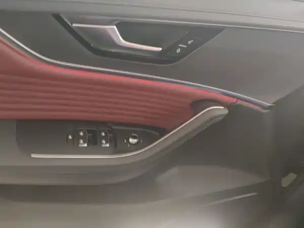 Hongqi HS5 2024