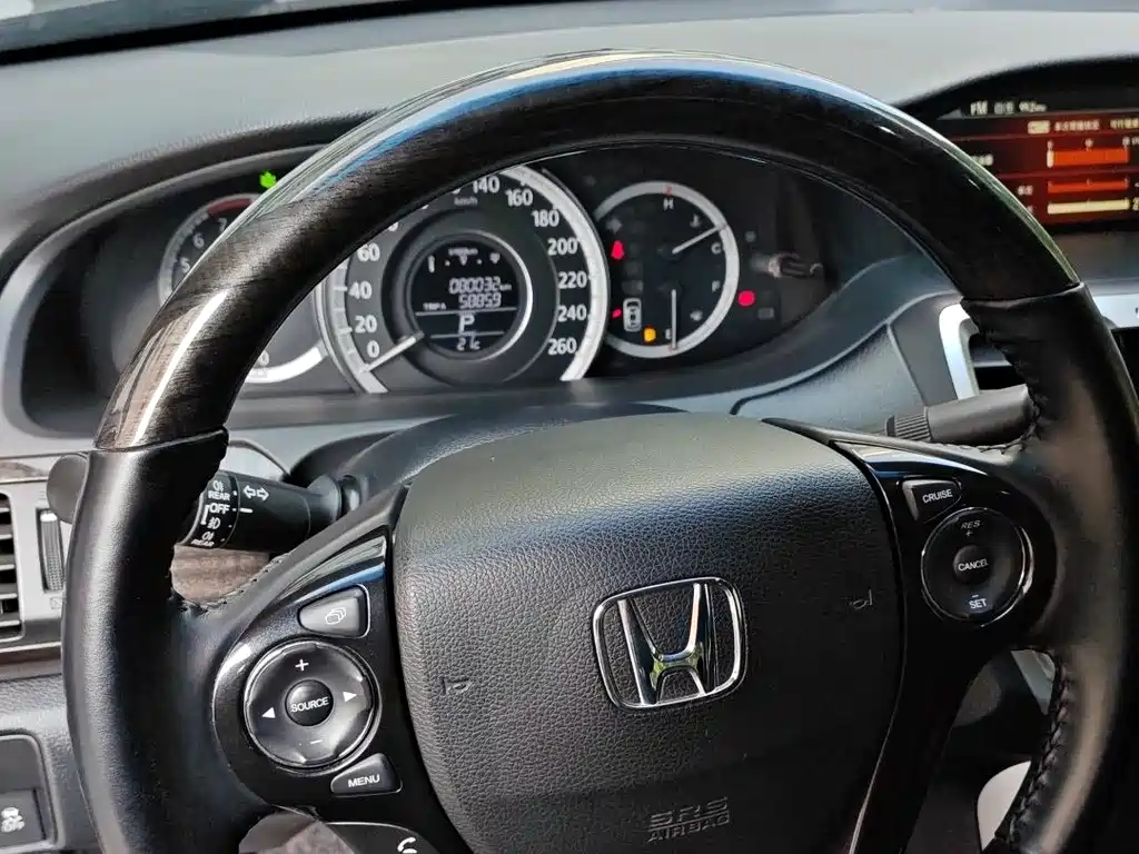 Honda Accord 2015 — фото 12