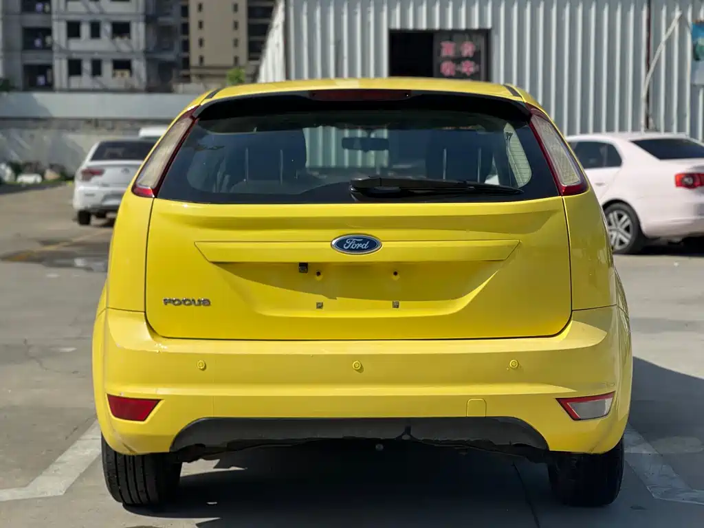Ford Focus 2014 — фото 14