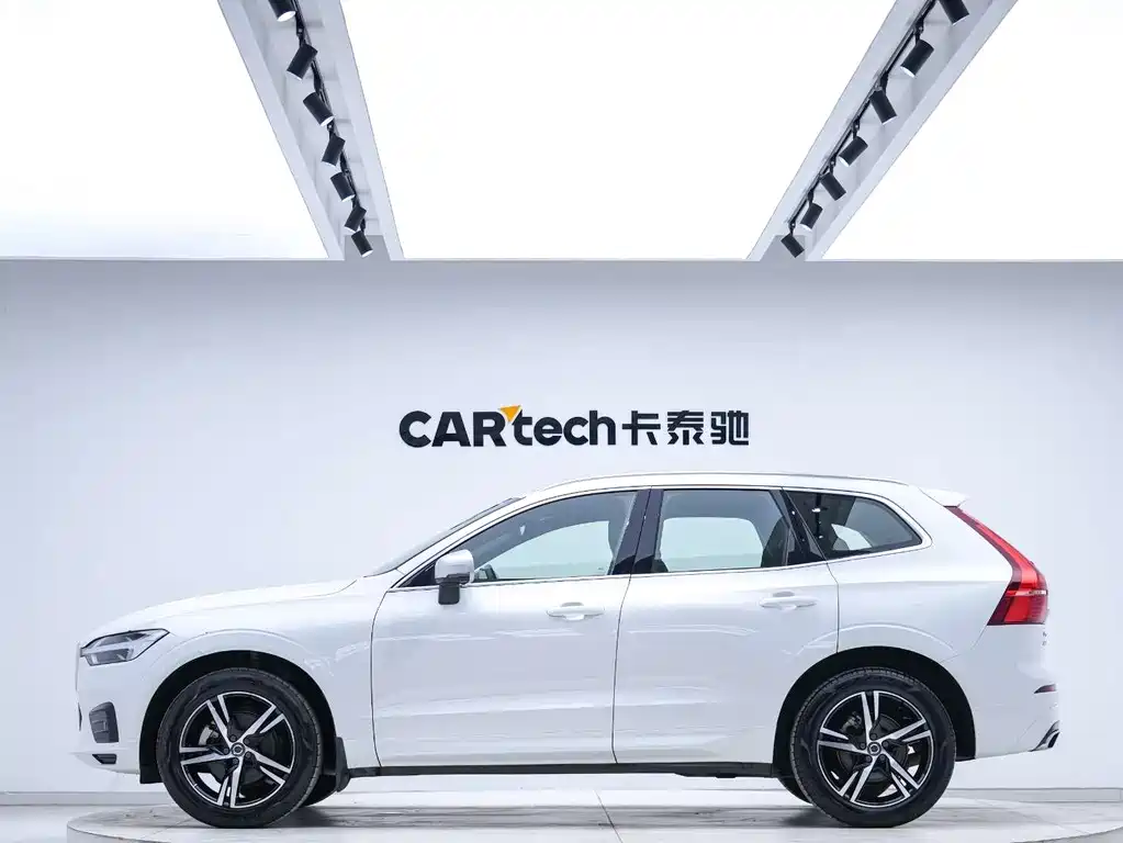 Volvo XC60 2019 — фото 4